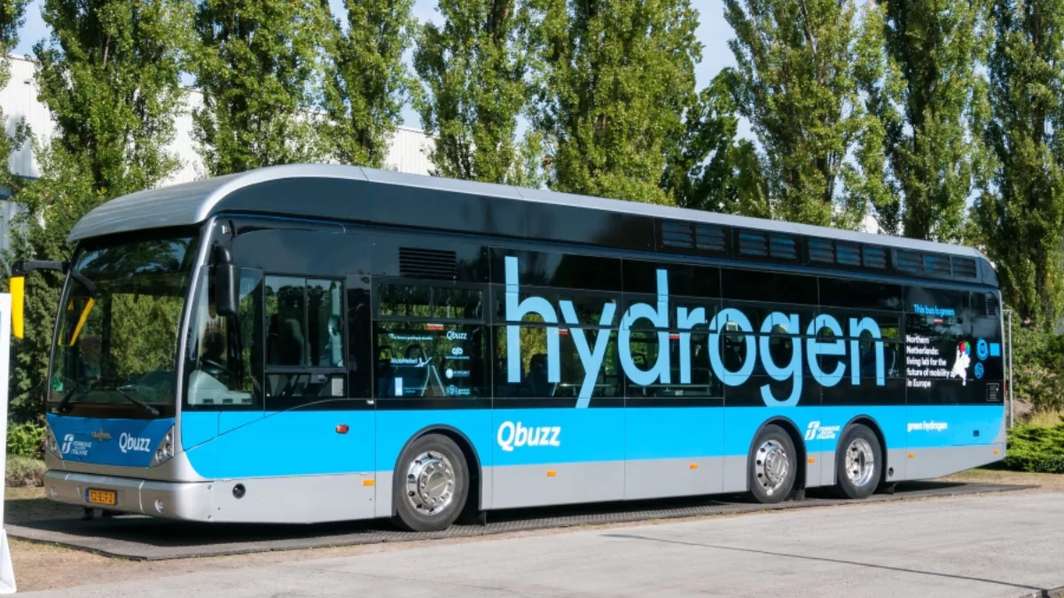 reliance hydrogen fuel cell bus in india